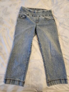 Light Blue Cropped Stretch Jeans for Women